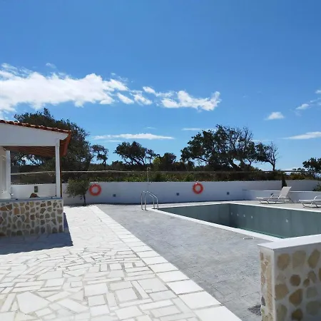 George Sea View With Pool - Hébergement de vacances *