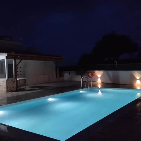 George Sea View With Pool - *